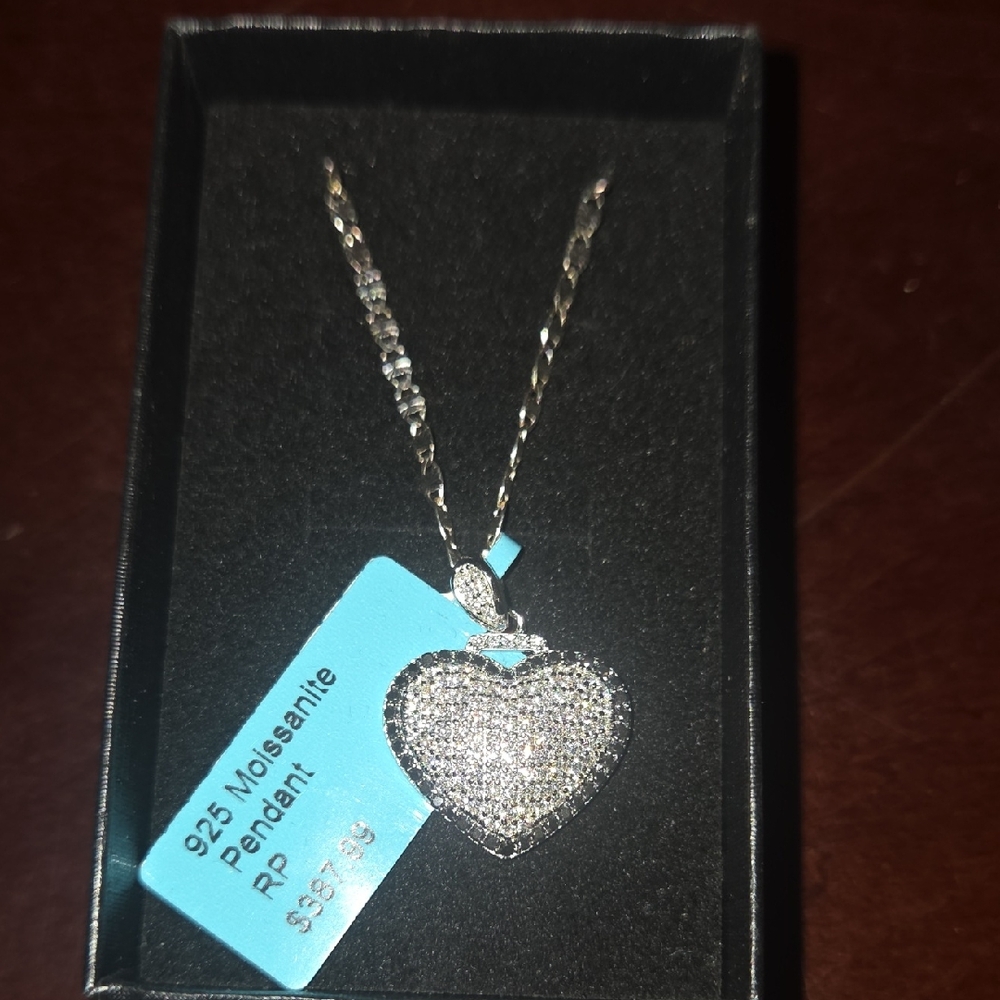 Dazzling Silver Heart Necklace with Moissanite